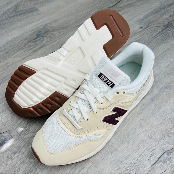 NWT New Balance 997 Women’s Shoes - Picture 3 of 9